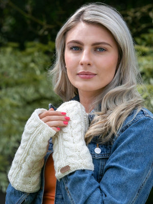 aran_fingerless_natural_gloves_90563af4-c94e-4780-acfc-e8863cc892ca.jpg