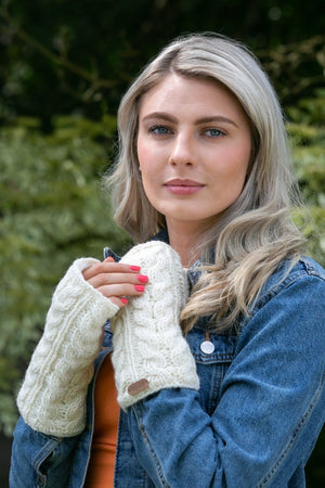 aran_fingerless_natural_gloves_90563af4-c94e-4780-acfc-e8863cc892ca.jpg