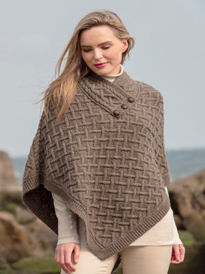 brown_super_soft_poncho_1.jpg