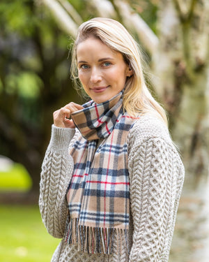 burbarry_ladies_scarf_b5e4e737-64fd-4f07-acbf-7a6688f05ff7.jpg