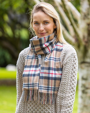 burbarry_scarf_5b062b5e-b3e1-4408-9a58-2bfe58d0f1af.jpg