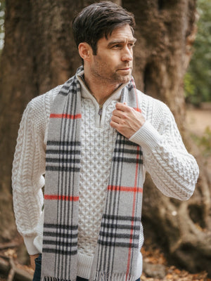 cashmere_scarf_silver_red_3_1_c082f235-1762-4657-b5e7-c2ec08537a11.jpg