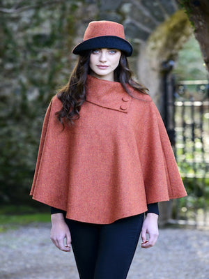 clodagh_poncho_71_1__1_2fa28a48-6d1c-4ec2-9e93-002f8cc0547f.jpg