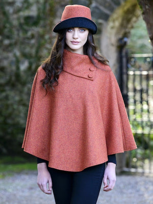 clodagh_poncho_71_2179f2d1-348f-4130-8aa5-3b148bd3b18d.jpg