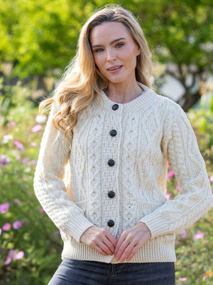 cropped_irish_wool_cardigan_with_pockets_edda6aeb-7b70-4339-a7db-e97851b8df74.jpg