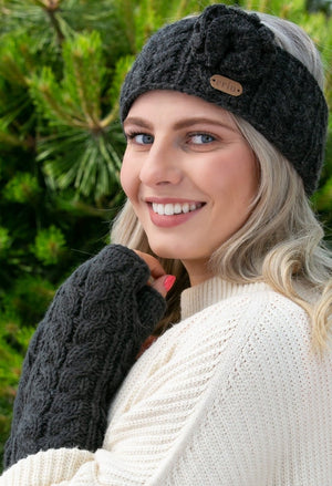 erin-knitwear24-1_1_f9b467e8-2da3-4238-8c74-ae82fac874b0.jpg