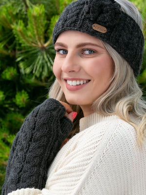 erin-knitwear24-1_5633d395-a34f-47bf-bf9a-ba23bbf12f58.jpg