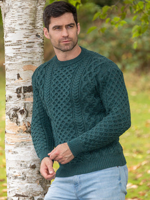 ever_green_man_sweater_5_1_a282ea0a-61df-4834-8a20-6da3c5b4d2e4.jpg