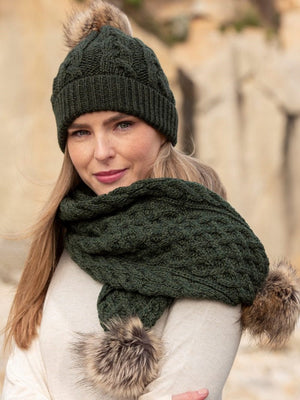 green_pom_pom_scarf_1_1_51c69e93-0d97-4f2a-9f5b-6ed13e8a43b1.jpg
