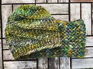 handknit_had_and_snood_b73fc5d6-8192-44e7-92e0-21f065fc2105.jpg