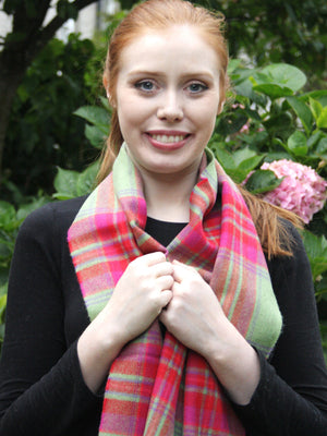 irish_scarf_merino_wool_c.158_cc6722f5-bb1d-495b-9d16-8814346141f9.jpg