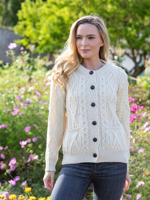 irish_wool_cropped_cardigan_natural_42fa6b16-fe00-4826-88c0-78f97c242c8e.jpg