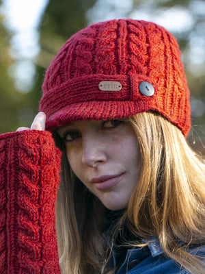 ladies-cable-peak-red_ea8326fd-28d4-4e35-ad71-6e4f1f221502.jpg
