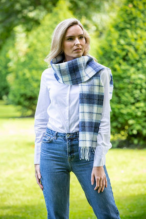 lambswool_blue_and_white_scarf_e8c66787-d2aa-4146-835a-948bc6fdeae3.jpg