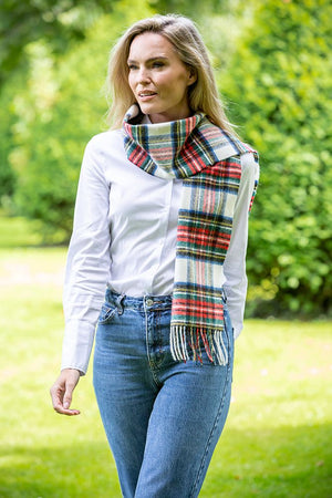 lambswool_scarf_white_tartan_irish_ebac267f-8fe3-46d0-b782-0384e0db42d5.jpg