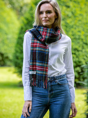 lambswool_tartan_scarf_f1b3afb9-9b0b-4a89-9f12-aea472bfc003.jpg