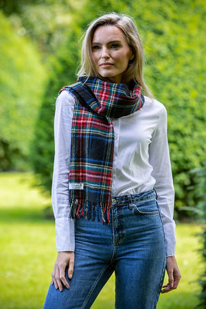 lambswool_tartan_scarf_f1b3afb9-9b0b-4a89-9f12-aea472bfc003.jpg