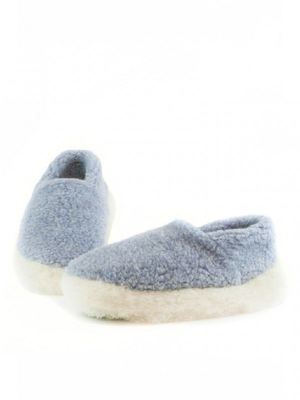 light_blue_slippers_1_328f29b7-202a-4b12-bd90-204a09ea9754.png