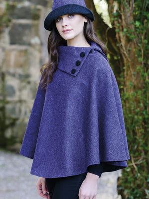 mucros-weavers-poncho-213-687x1030_481bc18e-57d3-433d-a655-69501eb15369.jpg