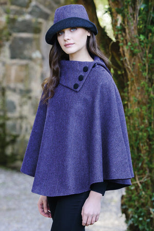 mucros-weavers-poncho-213-687x1030_481bc18e-57d3-433d-a655-69501eb15369.jpg