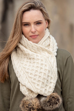 natural_pom_pom_scarf_1_69944b13-3bf8-44bf-b948-8520ff97368e.jpg