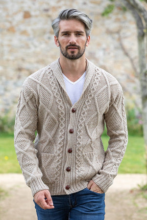 oatmeal_cardigan_man_4_7fac2d2f-0ef7-4850-8dad-e21de11d0254.jpg