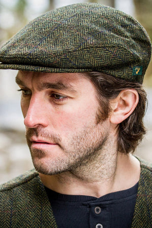 trinity_cap_green_red_herringbone_27_752dcd92-b8da-48c7-9e6c-57ff246b3076.jpg