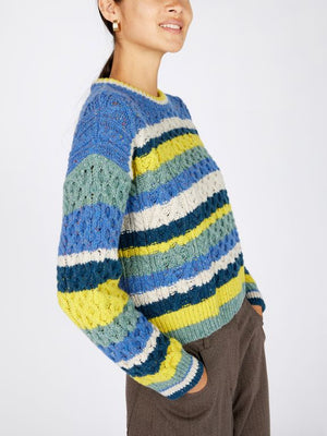 yellow_sweater....._017344c0-285e-49de-a4ec-5b124aebb8b2.jpg