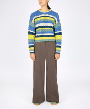 yellow_sweater_1_50316363-8b3c-471f-83d0-490264174d88.jpg
