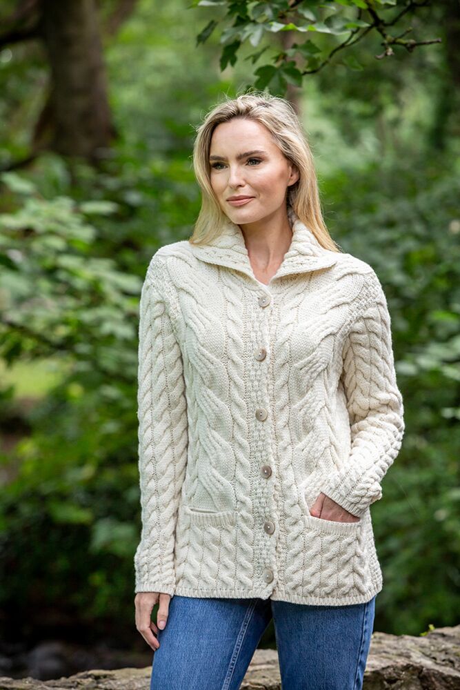 Knitted sweater cream colored cardigan store VERY SOFT