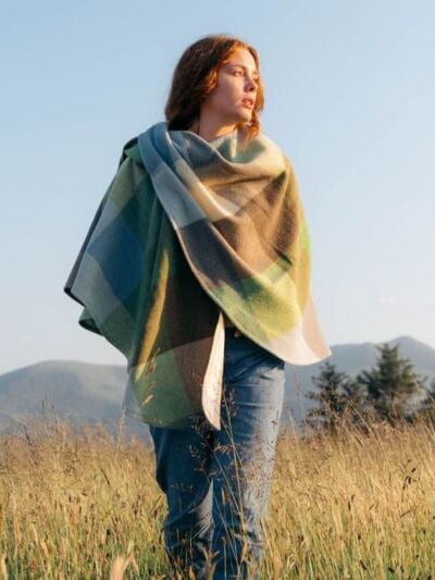 100% Lambswool Cape - Sue 614